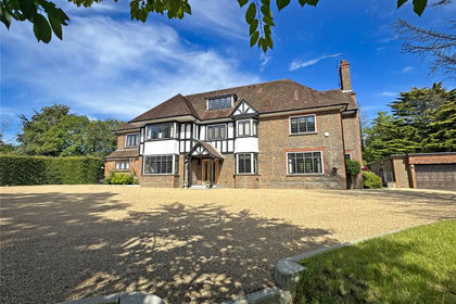 2.5 acres of House with Land for sale in East Grinstead
