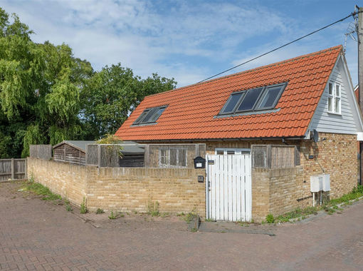 Barn Conversion for sale in Whitstable