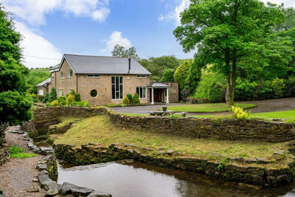 10 acres of Country Estate for sale in North Turton