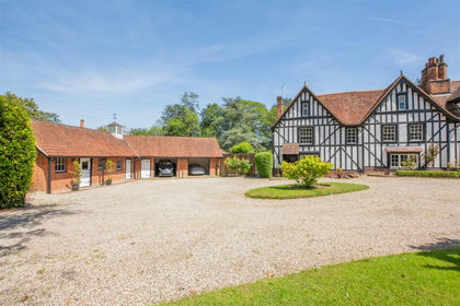 2.1 acres of House with Land for sale in Kelvedon Hatch