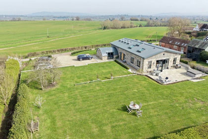 Barn Conversion for sale in Bushley