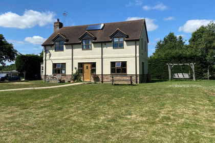 2.9 acres of Farmhouse for sale in Dormansland