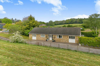 1.3 acres of House with Land for sale in Chipperfield