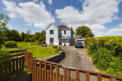 6 acres of House with Land for sale in Carmarthen