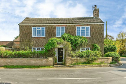 Farmhouse for sale in Wiggenhall St. Germans