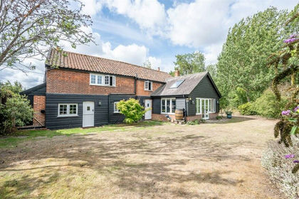 1 acre of Cottage for sale in Snape