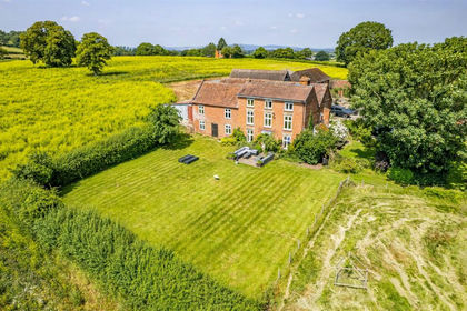 18.9 acres of Farmhouse for sale in Tenbury