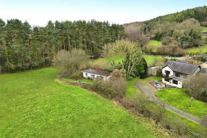 2 acres of House with Land for sale in Llanymynech and Pant
