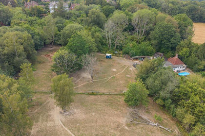 8 acres of Cottage for sale in Dormansland