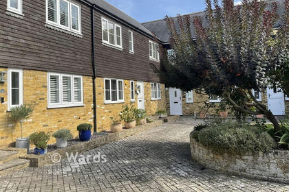 Barn Conversion for sale in Frindsbury Extra