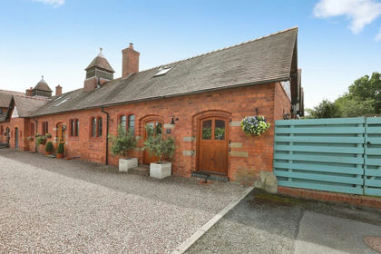 Barn Conversion for sale in Abberley
