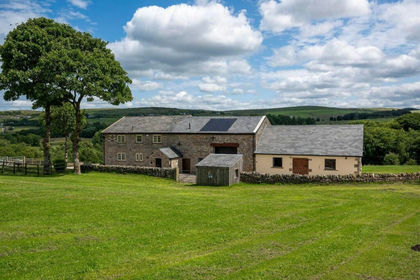 7.5 acres of Farmhouse for sale in Rossendale and Darwen