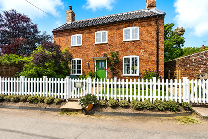 1.2 acres of House with Land for sale in Reepham