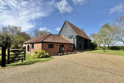 2.1 acres of Barn Conversion for sale in Tibenham