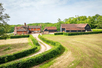 44 acres of Country Estate for sale in Ewhurst