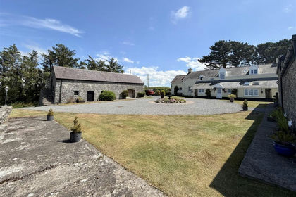 11.3 acres of Smallholding for sale in Llanrhystyd
