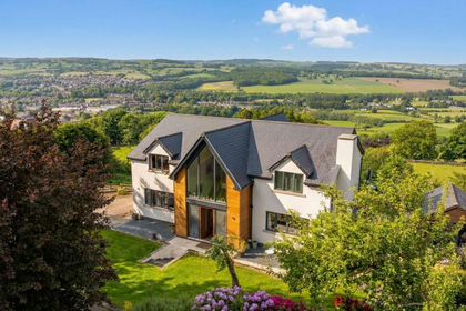 3.4 acres of House with Land for sale in Otley