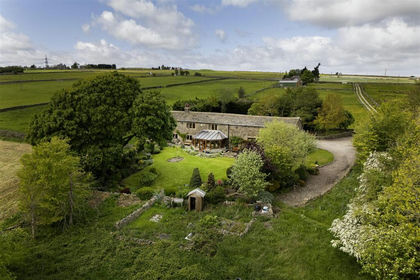 2 acres of Farmhouse for sale in Bradford West
