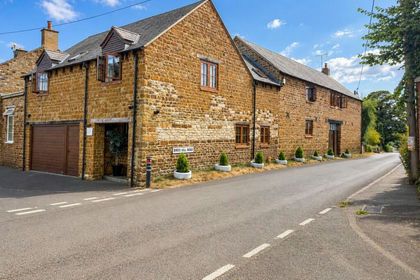 Barn Conversion for sale in Pattishall