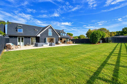 Barn Conversion for sale in Tring
