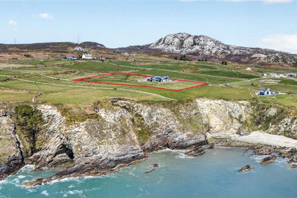 4.5 acres of House with Land for sale in Trearddur