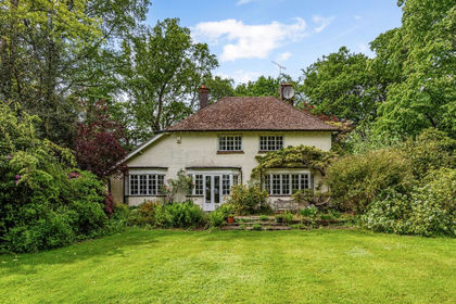 1 acre of House with Land for sale in Wickham and Knowle