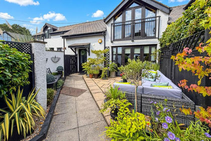 Barn Conversion for sale in North Lodge