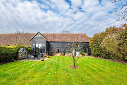 Land for sale in Bovingdon