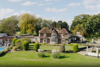 11 acres of Agricultural Land for sale in Kensworth