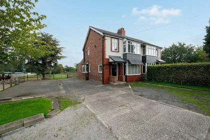 1 acre of House with Land for sale in Rufford