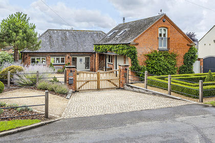 Barn Conversion for sale in Upper Broughton