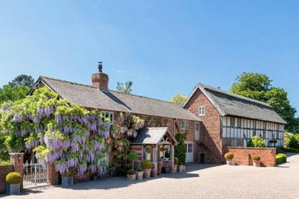 7.5 acres of Country Home for sale in Stretton