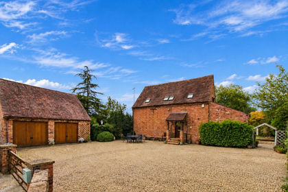 Barn Conversion for sale in Shrawley
