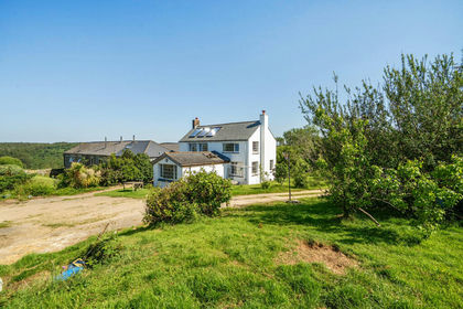 5.7 acres of Farmhouse for sale in St. Clement