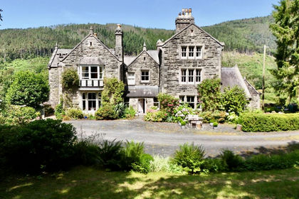 3.4 acres of Country Home for sale in Llanelltyd