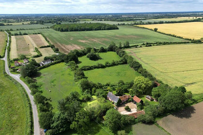6.1 acres of Farmhouse for sale in Bedingham
