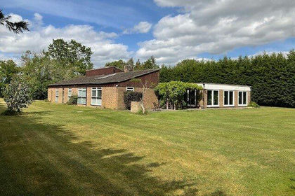1 acre of House with Land for sale in Little Hallingbury