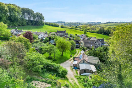 3.4 acres of Cottage for sale in Horsley
