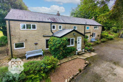 3 acres of House with Land for sale in Disley