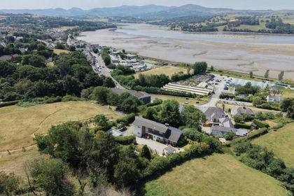 2 acres of House with Land for sale in Llansanffraid Glan Conwy
