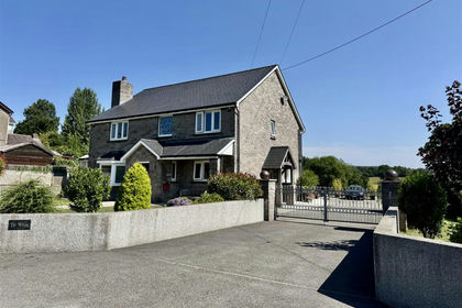 6 acres of Equestrian property for sale in Llanfihangel Aberbythych