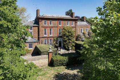 2.3 acres of House with Land for sale in Richmond Park
