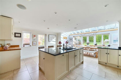 1.4 acres of House with Land for sale in Rockbourne