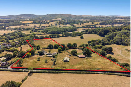 13.4 acres of House with Land for sale in Stroud