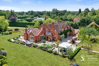 2 acres of House with Land for sale in Rotherfield Peppard