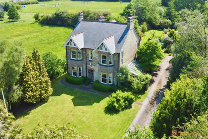 1.6 acres of House with Land for sale in Barwell