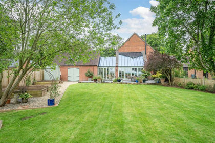 Barn Conversion for sale in Bredenbury