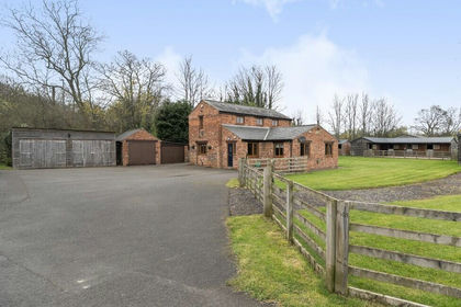 9 acres of Equestrian property for sale in Wakefield and Rothwell