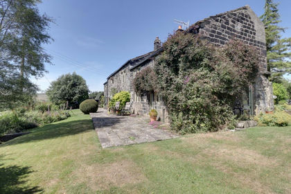 7.5 acres of Farmhouse for sale in Todmorden