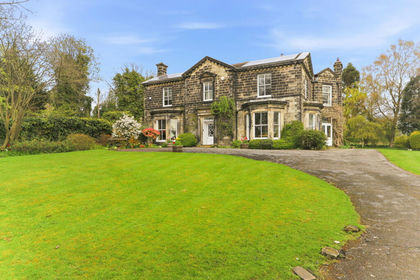 5.5 acres of Farmhouse for sale in Leeds North West
